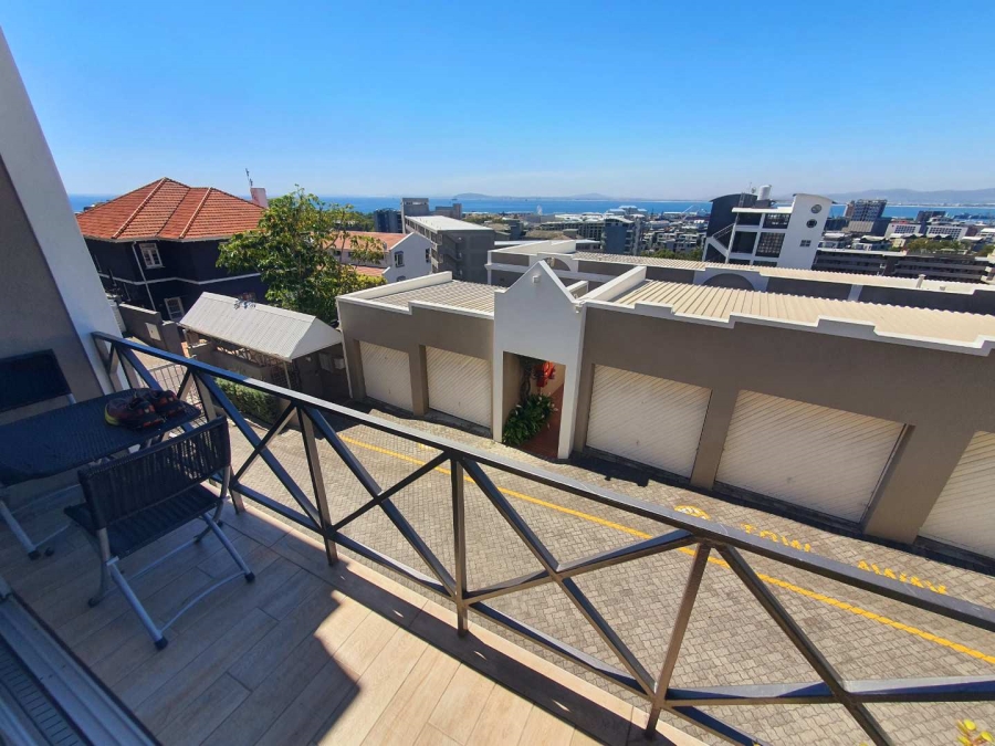 To Let 2 Bedroom Property for Rent in Green Point Western Cape